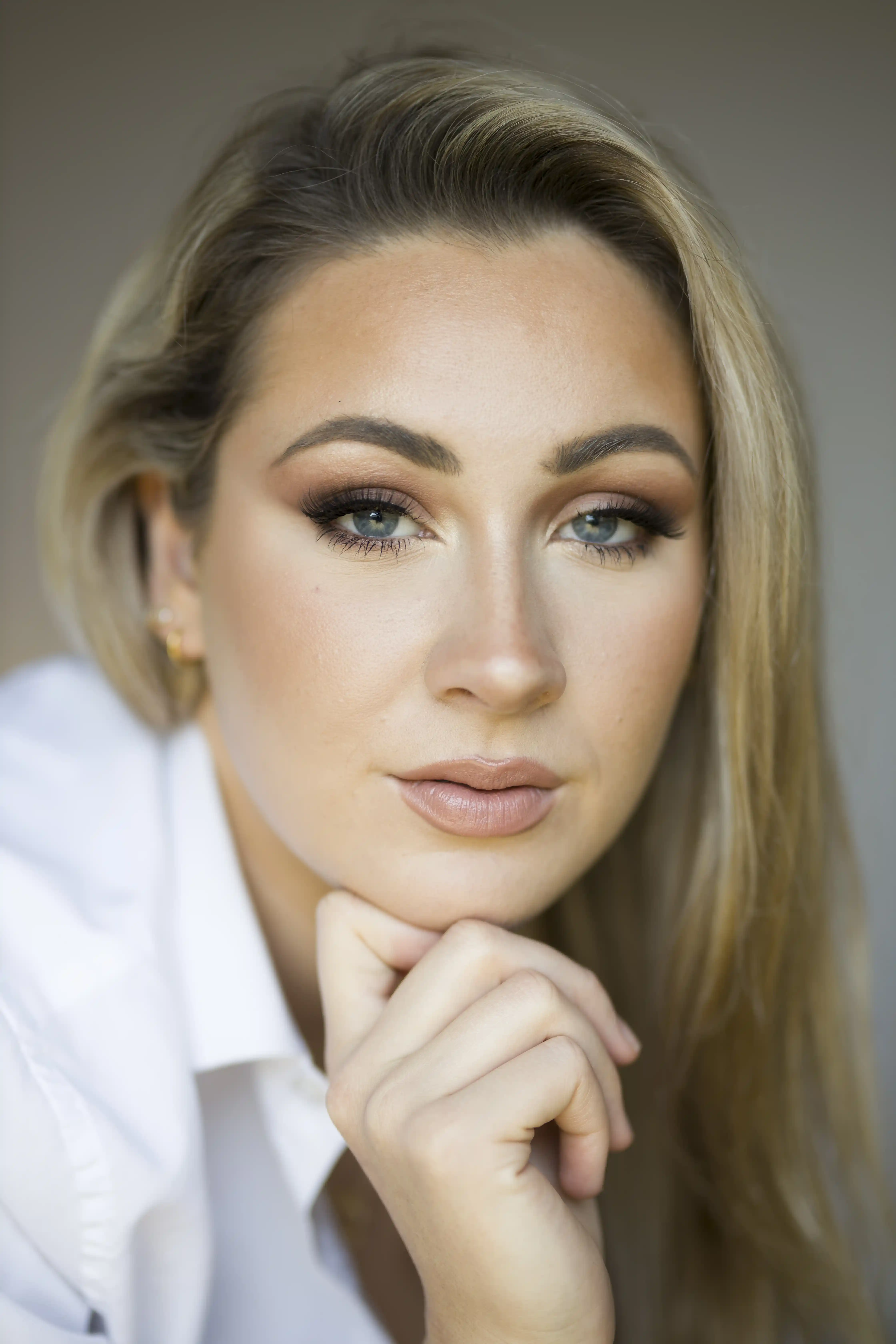 Pen Portrait Series supporting frame 2