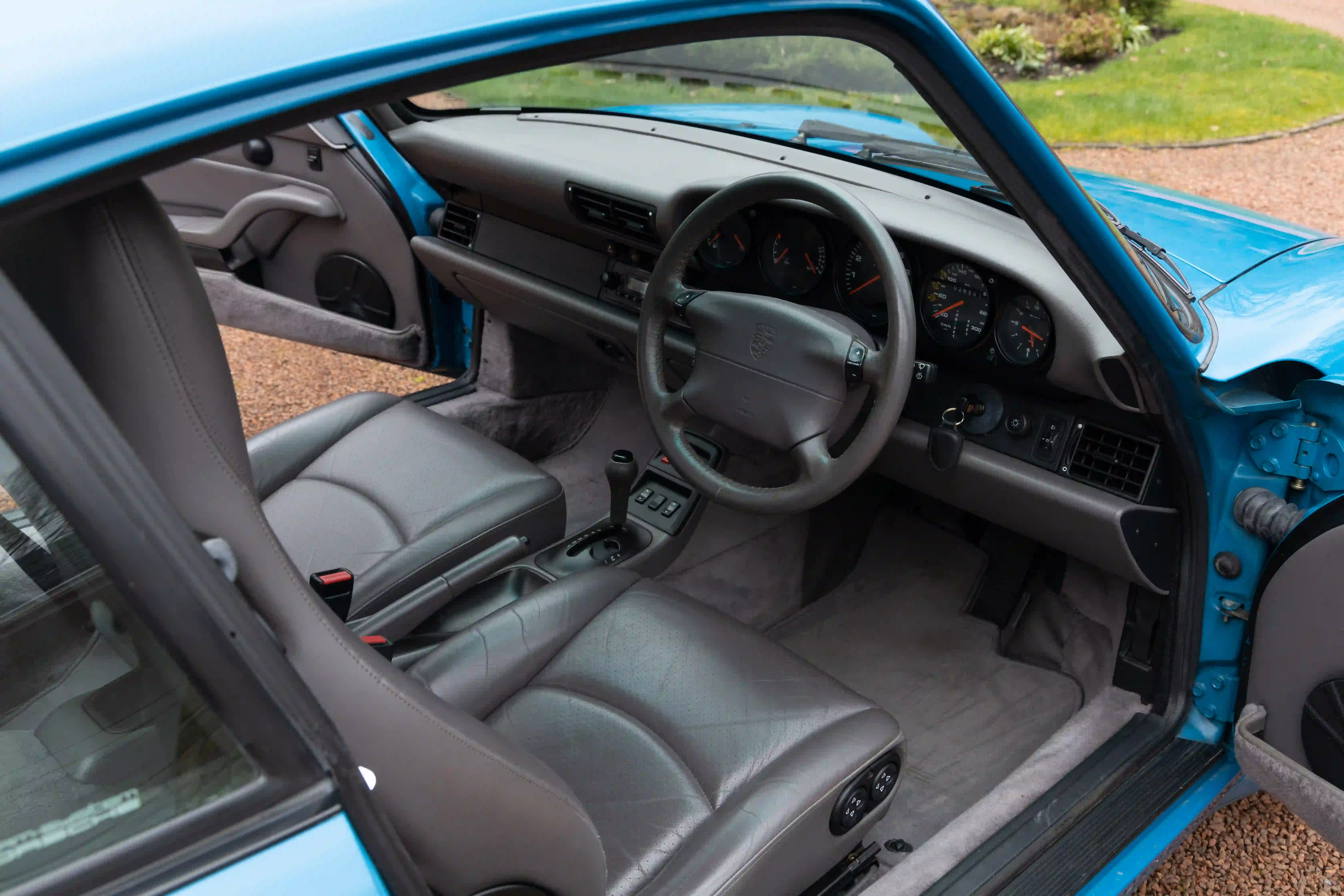 Porsche 911 detail 1